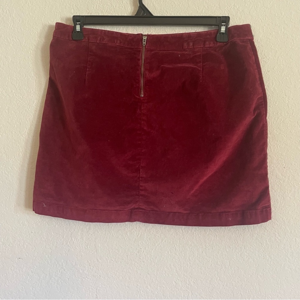 Mossimo Supply Co velvet woman studded skirt size 14 fall mini burgundy autumn - Picture 7 of 10